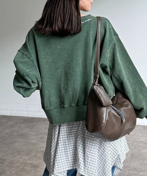 CPCM（シーピーシーエム）の「【ASUKA監修】パウダー加工ワンショルスウェット（スウェット・レディース・チャコールグレー/ネイビー/レッド/グリーン/グレー・FREE/SMALL）」の19枚目の写真