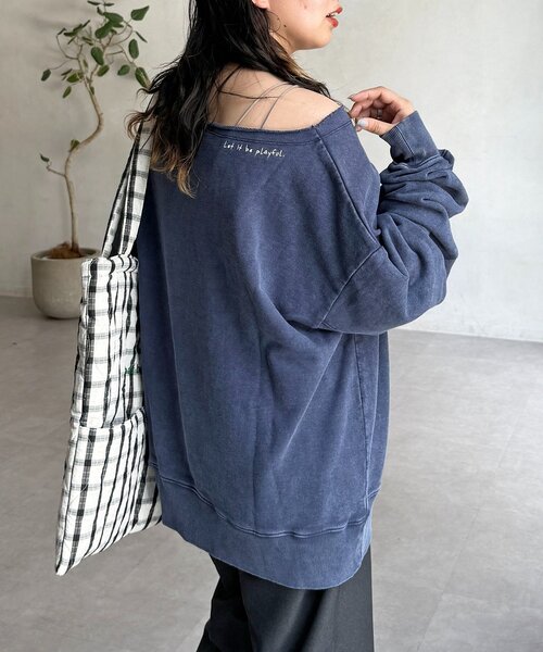 CPCM（シーピーシーエム）の「【ASUKA監修】パウダー加工ワンショルスウェット（スウェット・レディース・チャコールグレー/ネイビー/レッド/グリーン・FREE）」の16枚目の写真