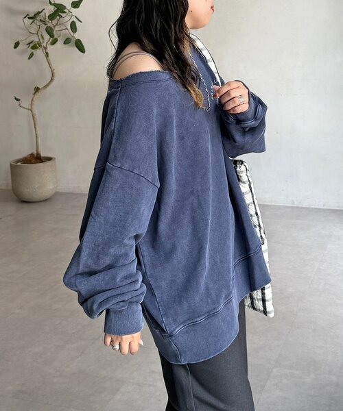 CPCM（シーピーシーエム）の「【ASUKA監修】パウダー加工ワンショルスウェット（スウェット・レディース・チャコールグレー/ネイビー/レッド/グリーン・FREE）」の17枚目の写真