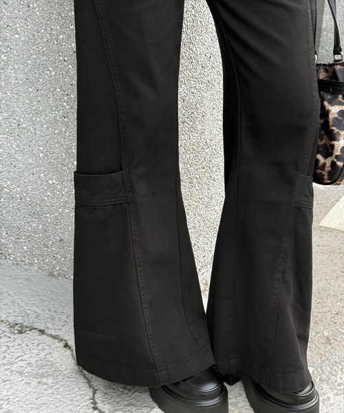 VEILA(ヴェイラ)の「センター切替ハイウエストフレアパンツ ベーシックカラーワイドパンツ(その他パンツ・レディース・ブラック・M/S)」の11枚目の写真