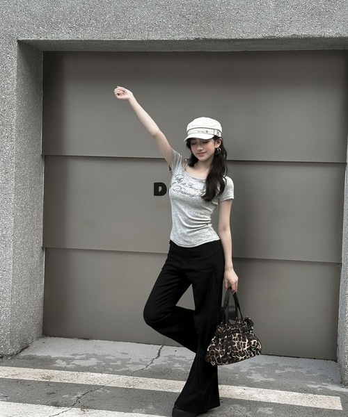 VEILA(ヴェイラ)の「センター切替ハイウエストフレアパンツ ベーシックカラーワイドパンツ(その他パンツ・レディース・ブラック・M/S)」の17枚目の写真