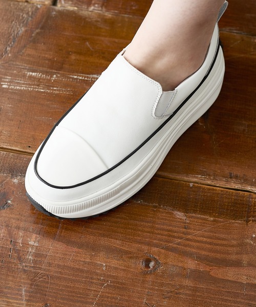 coca(ANDEX shoes product)(コカ)の「軽量 厚底 ボリュームソールスリッポンスニーカー(スニーカー・レディース・ブラック/ホワイト・SMALL/MEDIUM/LARGE)」の4枚目の写真