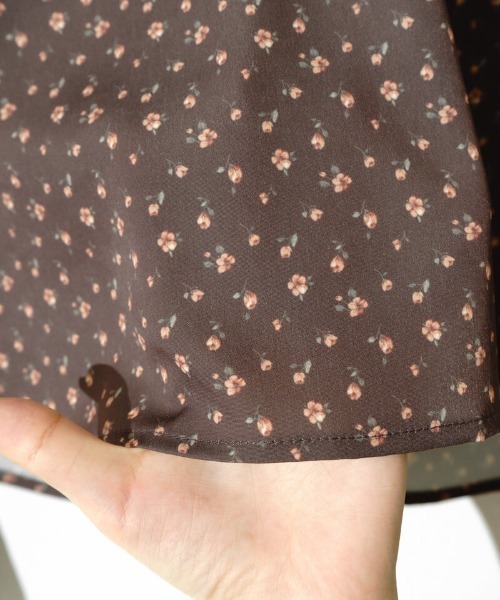 flower（フラワー）の「ラッフルドブルームブラウス（シャツ/ブラウス・レディース・アイボリー/ブラウン・FREE）」の9枚目の写真