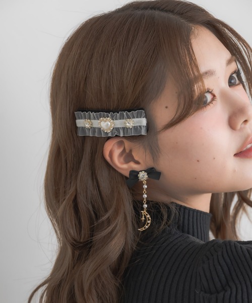 couture BY ROJITA(クチュールバイロジータ)の「ムーンチェーンリボンイヤリング(イヤリング・レディース・ボルドー/ホワイト/ブラック・FREE)」の19枚目の写真