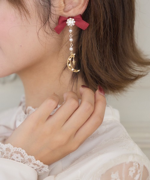 couture BY ROJITA(クチュールバイロジータ)の「ムーンチェーンリボンイヤリング(イヤリング・レディース・ボルドー/ホワイト/ブラック・FREE)」の13枚目の写真