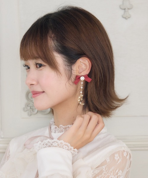 couture BY ROJITA(クチュールバイロジータ)の「ムーンチェーンリボンイヤリング(イヤリング・レディース・ボルドー/ホワイト/ブラック・FREE)」の14枚目の写真