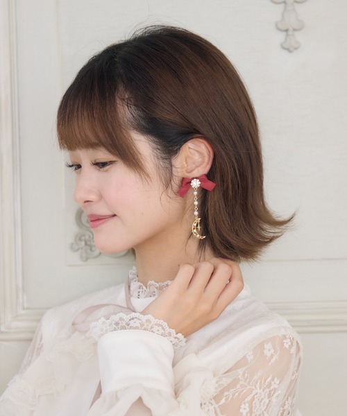 couture BY ROJITA(クチュールバイロジータ)の「ムーンチェーンリボンイヤリング(イヤリング・レディース・ボルドー/ホワイト/ブラック・FREE)」の16枚目の写真
