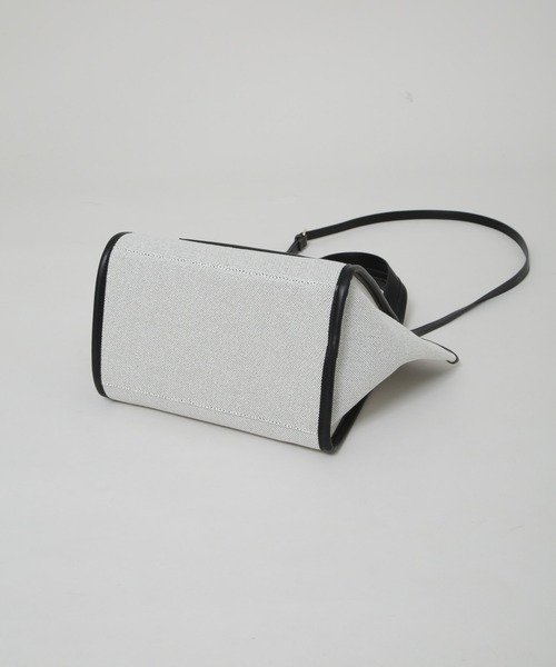 NANO universe（ナノユニバース）の「キャンバス×フェイクレザーポケットバッグ（トートバッグ・レディース・ブラック/ブラウン・FREE）」の4枚目の写真