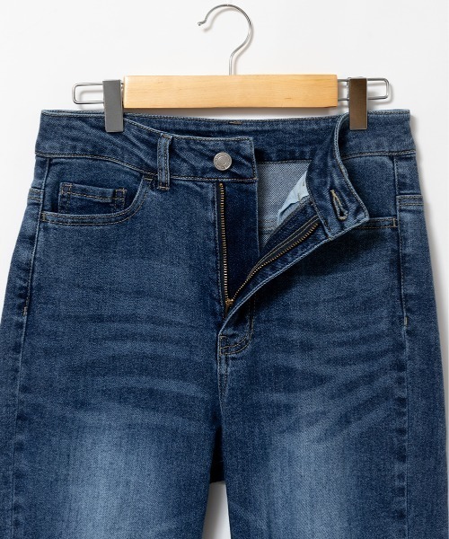 A.D.C.L.(エーディーシーエル)の「ストレッチ テーパードシルエット デニムパンツ(デニムパンツ・レディース・ブルー/ネイビー・M/L)」の5枚目の写真