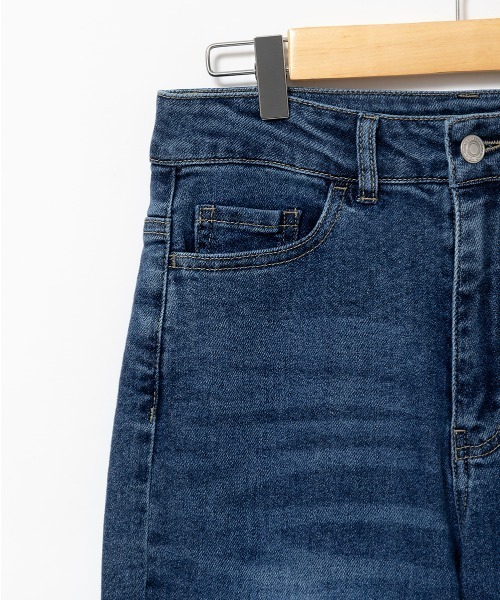 A.D.C.L.(エーディーシーエル)の「ストレッチ テーパードシルエット デニムパンツ(デニムパンツ・レディース・ブルー/ネイビー・M/L)」の7枚目の写真