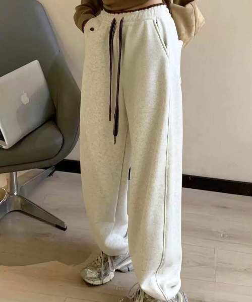 cammie（キャミー）の「ウエストレイヤード裏起毛スエット（スウェットパンツ・レディース・アイボリー/ネイビー/グレー/ブラック・M/L）」の2枚目の写真