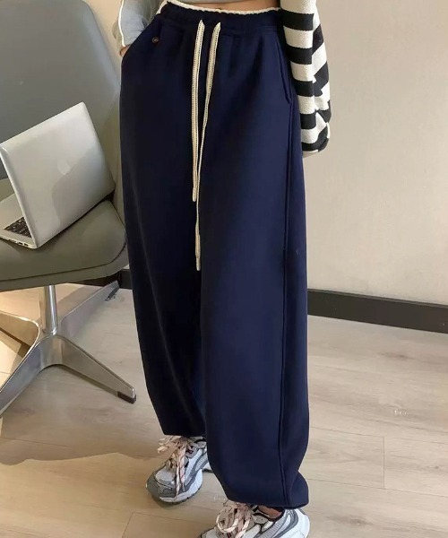 cammie（キャミー）の「ウエストレイヤード裏起毛スエット（スウェットパンツ・レディース・アイボリー/ネイビー/グレー/ブラック・M/L）」の14枚目の写真