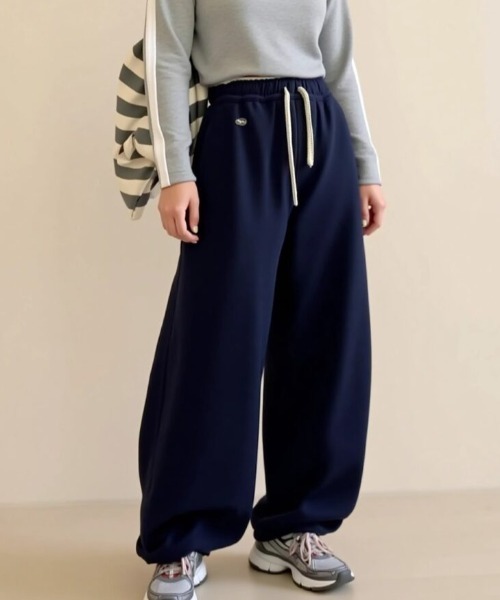 cammie（キャミー）の「ウエストレイヤード裏起毛スエット（スウェットパンツ・レディース・アイボリー/ネイビー/グレー/ブラック・M/L）」の18枚目の写真
