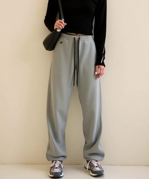 cammie（キャミー）の「ウエストレイヤード裏起毛スエット（スウェットパンツ・レディース・アイボリー/ネイビー/グレー/ブラック・M/L）」の20枚目の写真