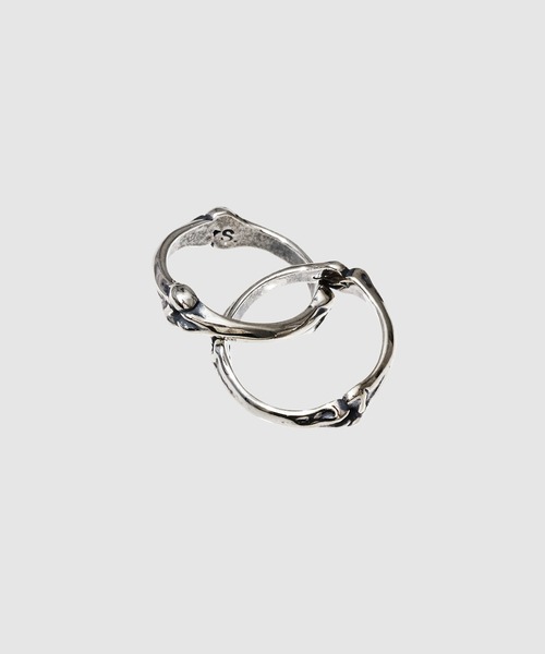 TAKAHIROMIYASHITATheSoloIst.(タカヒロミヤシタザソロイスト)の「bone shaped dual ring.(リング・メンズ・シルバー・US8/US8.5)」の3枚目の写真