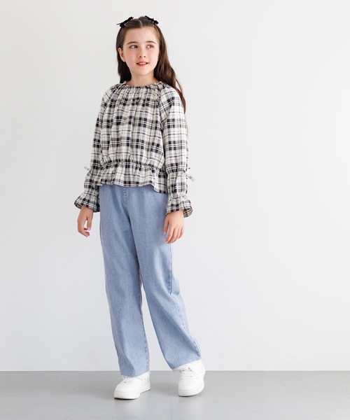 coca（coca）（コカ）の「キッズ　デニム裾レースパンツ（デニムパンツ・キッズ・ブルー・120/130/150/140）」の2枚目の写真