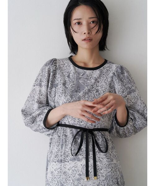 TONAL（トーナル）の「MAPモチーフパフマーメイドワンピース（ワンピース・レディース・ブラウン/ブラック・MEDIUM）」の4枚目の写真