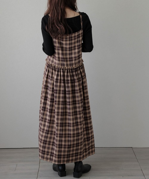 AMELY（エミリー）の「フリルギャザーチェック柄ワンピース（ワンピース・レディース・グレー/ホワイト/グリーン/ブラウン・フリー）」の5枚目の写真