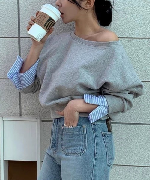 FREE STYLISTS(フリー スタイリスト)の「YUGA_YGMC Cuff docking off-the-shoulder top(Tシャツ/カットソー・レディース・グレー/ネイビー・FREE)」の1枚目の写真