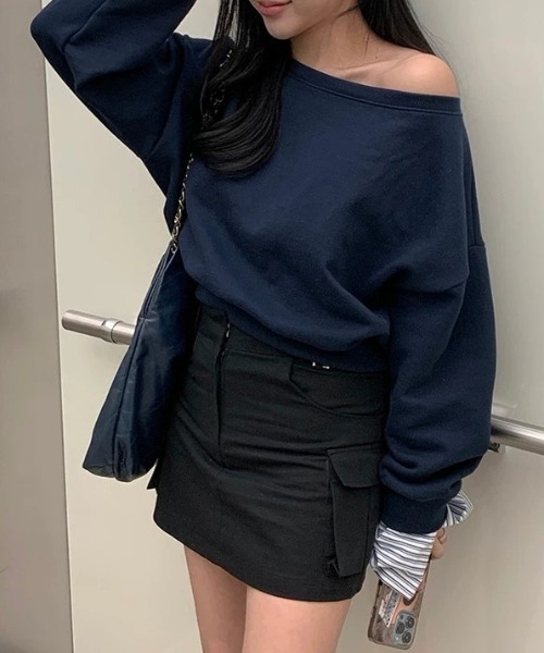 FREE STYLISTS(フリー スタイリスト)の「YUGA_YGMC Cuff docking off-the-shoulder top(Tシャツ/カットソー・レディース・グレー/ネイビー・FREE)」の12枚目の写真