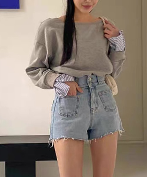 FREE STYLISTS(フリー スタイリスト)の「YUGA_YGMC Cuff docking off-the-shoulder top(Tシャツ/カットソー・レディース・グレー/ネイビー・FREE)」の11枚目の写真