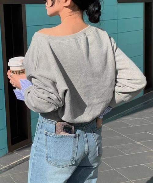 FREE STYLISTS(フリー スタイリスト)の「YUGA_YGMC Cuff docking off-the-shoulder top(Tシャツ/カットソー・レディース・グレー/ネイビー・FREE)」の9枚目の写真