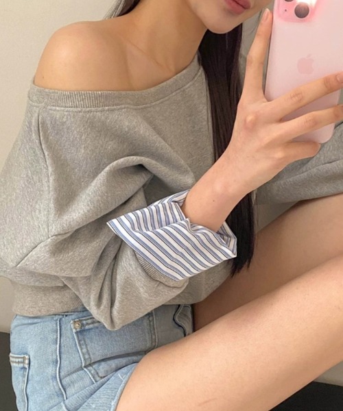 FREE STYLISTS(フリー スタイリスト)の「YUGA_YGMC Cuff docking off-the-shoulder top(Tシャツ/カットソー・レディース・グレー/ネイビー・FREE)」の4枚目の写真