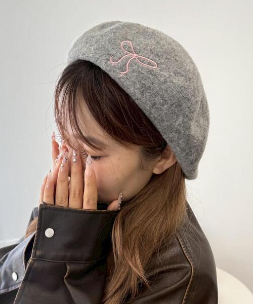 WEGO（ウィゴー）の「WEGO/リボン刺繍ベレー（ハンチング/ベレー帽・レディース・グレー/オフホワイト/ブラック・FREE）」の5枚目の写真