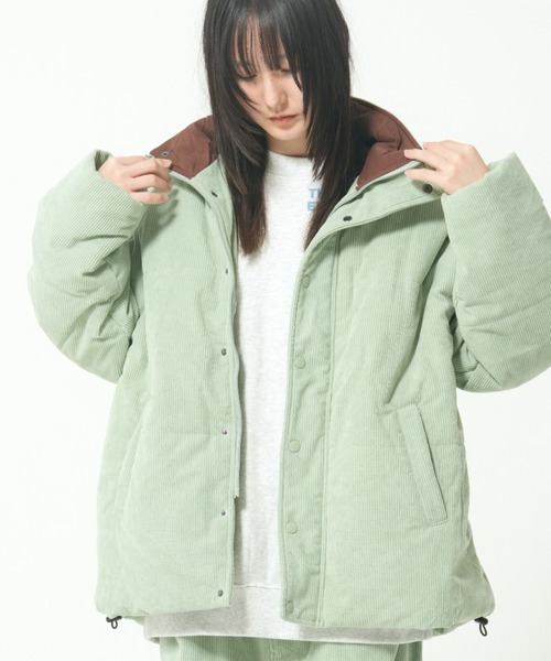 ROUGH TRADE(ラフトレード)の「コーデュロイ 中綿スタンドブルゾン(M1)(ブルゾン・メンズ・セージグリーン/ネイビー/ベージュ・LARGE/X-LARGE/MEDIUM)」の2枚目の写真
