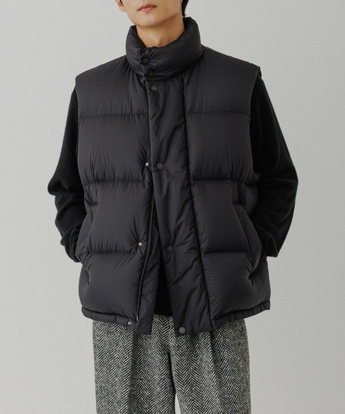 ADAM ET ROPE'（アダムエロペ）の「【ACT_81 Monta】超軽量 ボリューム ダウンベスト（ダウンベスト・メンズ・ブラック/グレー・L/M）」の9枚目の写真