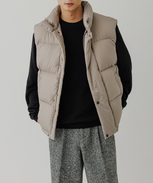 ADAM ET ROPE'（アダムエロペ）の「【ACT_81 Monta】超軽量 ボリューム ダウンベスト（ダウンベスト・メンズ・ブラック/グレー・L/M）」の13枚目の写真