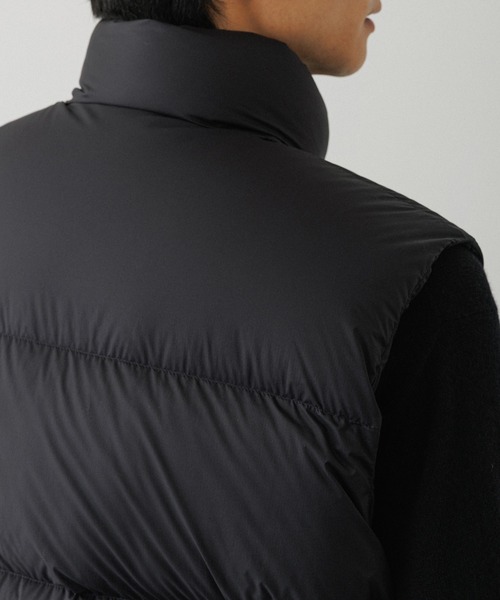 ADAM ET ROPE'（アダムエロペ）の「【ACT_81 Monta】超軽量 ボリューム ダウンベスト（ダウンベスト・メンズ・ブラック/グレー・L/M）」の5枚目の写真