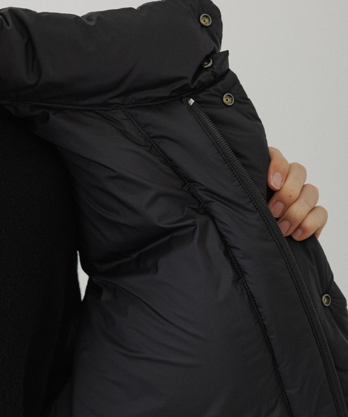 ADAM ET ROPE'（アダムエロペ）の「【ACT_81 Monta】超軽量 ボリューム ダウンベスト（ダウンベスト・メンズ・ブラック/グレー・L/M）」の6枚目の写真