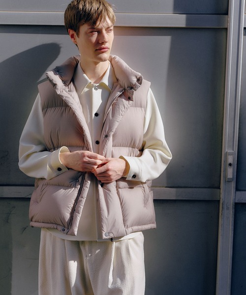 ADAM ET ROPE'（アダムエロペ）の「【ACT_81 Monta】超軽量 ボリューム ダウンベスト（ダウンベスト・メンズ・ブラック/グレー・L/M）」の20枚目の写真