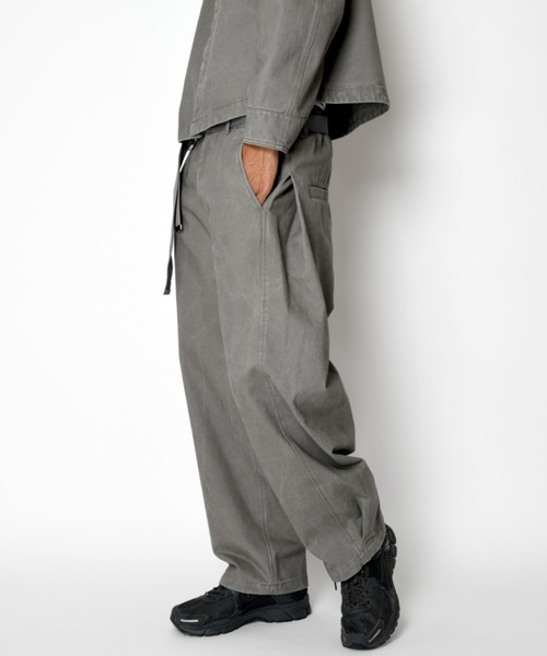 SUPERTHANKS（スーパーサンクス）の「＜ピグメント加工＆ストライプ＞サイドタック ツイル ワイドパンツPigment dyed Twill Side-tuck Wide Pants（その他パンツ・メンズ・グレー/アイボリー/ブラック/グレー×ホワイト/ブラウン・S/M/L）」の22枚目の写真