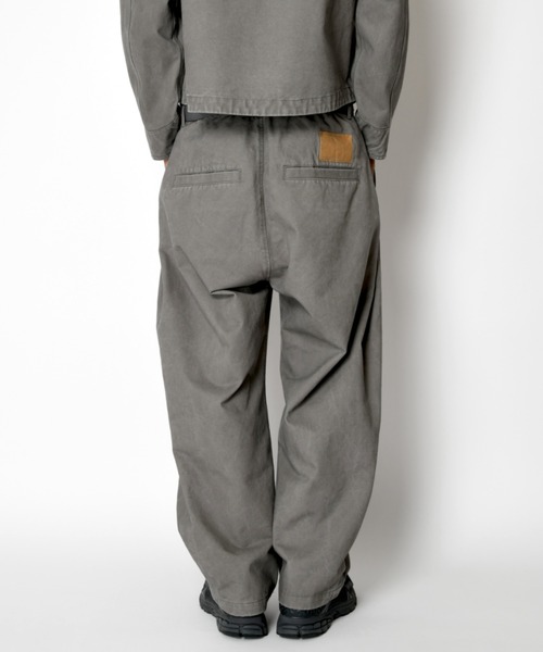 SUPERTHANKS(スーパーサンクス)の「<ピグメント加工&ストライプ>サイドタック ツイル ワイドパンツPigment dyed Twill Side-tuck Wide Pants(その他パンツ・メンズ・グレー/アイボリー/ブラック/グレー×ホワイト/ブラウン・S/M/L)」の22枚目の写真