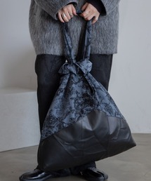 VACANCY | 配色柄サンカクビッグバッグ/シュシュ付き(トートバッグ)