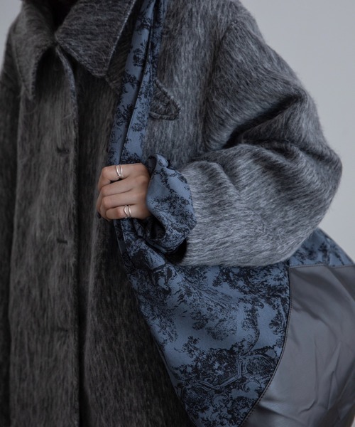 VACANCY（ヴァカンシー）の「配色柄サンカクビッグバッグ/シュシュ付き（トートバッグ・レディース・ブラック/ブラウン・FREE）」の7枚目の写真