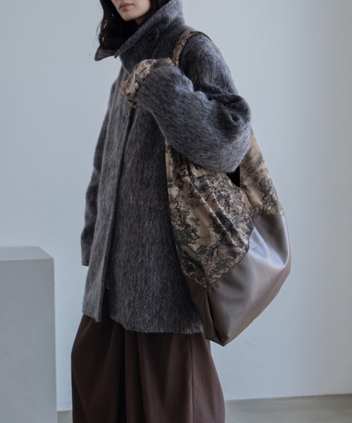 VACANCY（ヴァカンシー）の「配色柄サンカクビッグバッグ/シュシュ付き（トートバッグ・レディース・ブラック/ブラウン・FREE）」の20枚目の写真