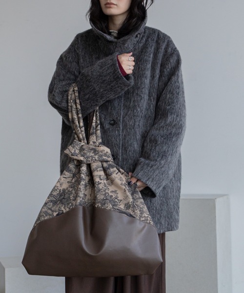 VACANCY（ヴァカンシー）の「配色柄サンカクビッグバッグ/シュシュ付き（トートバッグ・レディース・ブラック/ブラウン・FREE）」の19枚目の写真