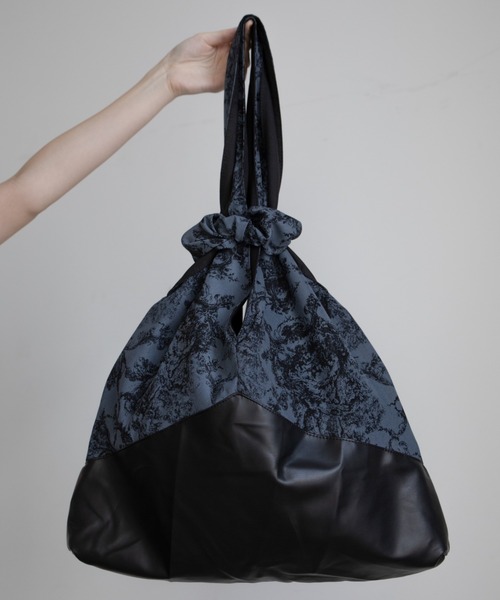VACANCY（ヴァカンシー）の「配色柄サンカクビッグバッグ/シュシュ付き（トートバッグ・レディース・ブラック/ブラウン・FREE）」の9枚目の写真