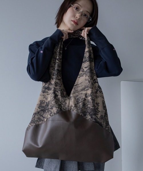 VACANCY（ヴァカンシー）の「配色柄サンカクビッグバッグ/シュシュ付き（トートバッグ・レディース・ブラック/ブラウン・FREE）」の22枚目の写真