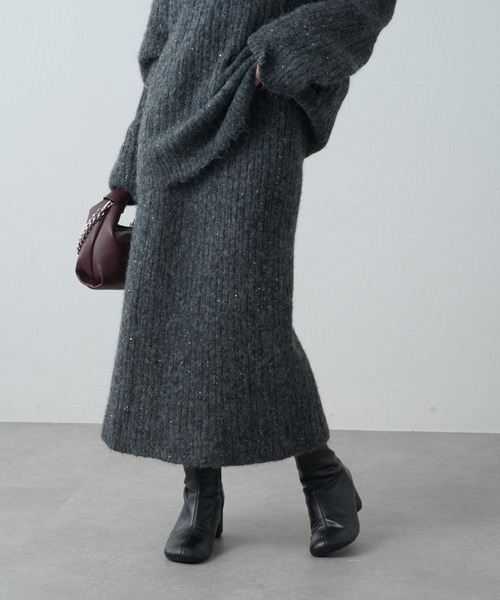 Lui's（ルイス）の「スパンコールセットアップ（ニット/セーター・レディース・アイボリー/チャコールグレー・FREE）」の3枚目の写真