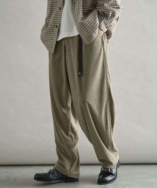 CRAFT STANDARD BOUTIQUE（クラフトスタンダードブティック）の「コーデュロイイージーワイドパンツ（その他パンツ・メンズ・ブラウン/ベージュ/グレー/ブラック・L/S/M）」の4枚目の写真