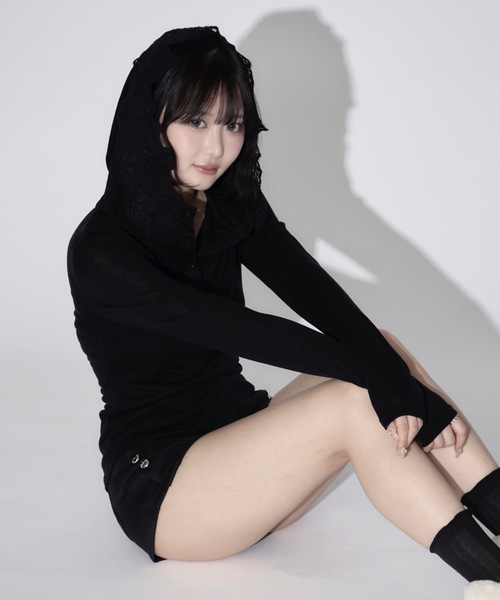 tinkerend(ティンカーエンド)の「Lace V-neck Hooded Tops / レースVネックフード付きトップス(パーカー・レディース・ブラック/グレー/ホワイト・FREE)」の10枚目の写真