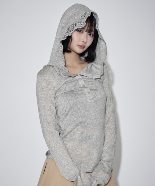 tinkerend(ティンカーエンド)の「Lace V-neck Hooded Tops / レースVネックフード付きトップス(パーカー・レディース・ブラック/グレー/ホワイト・FREE)」の13枚目の写真