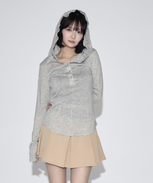 tinkerend(ティンカーエンド)の「Lace V-neck Hooded Tops / レースVネックフード付きトップス(パーカー・レディース・ブラック/グレー/ホワイト・FREE)」の21枚目の写真