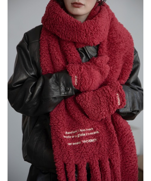 赤色 ロゴ刺繍 マフラー フリンジ付き ロゴ刺繍フリンジボアマフラー/ポケット付き（マフラー）｜VACANCY