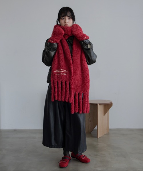 赤色 ロゴ刺繍 マフラー フリンジ付き ロゴ刺繍フリンジボアマフラー/ポケット付き（マフラー）｜VACANCY