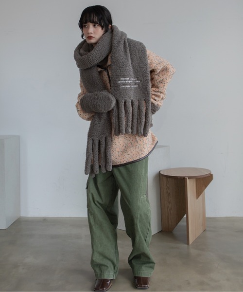 ロゴ刺繍フリンジボアマフラー/ポケット付き（マフラー）｜VACANCY